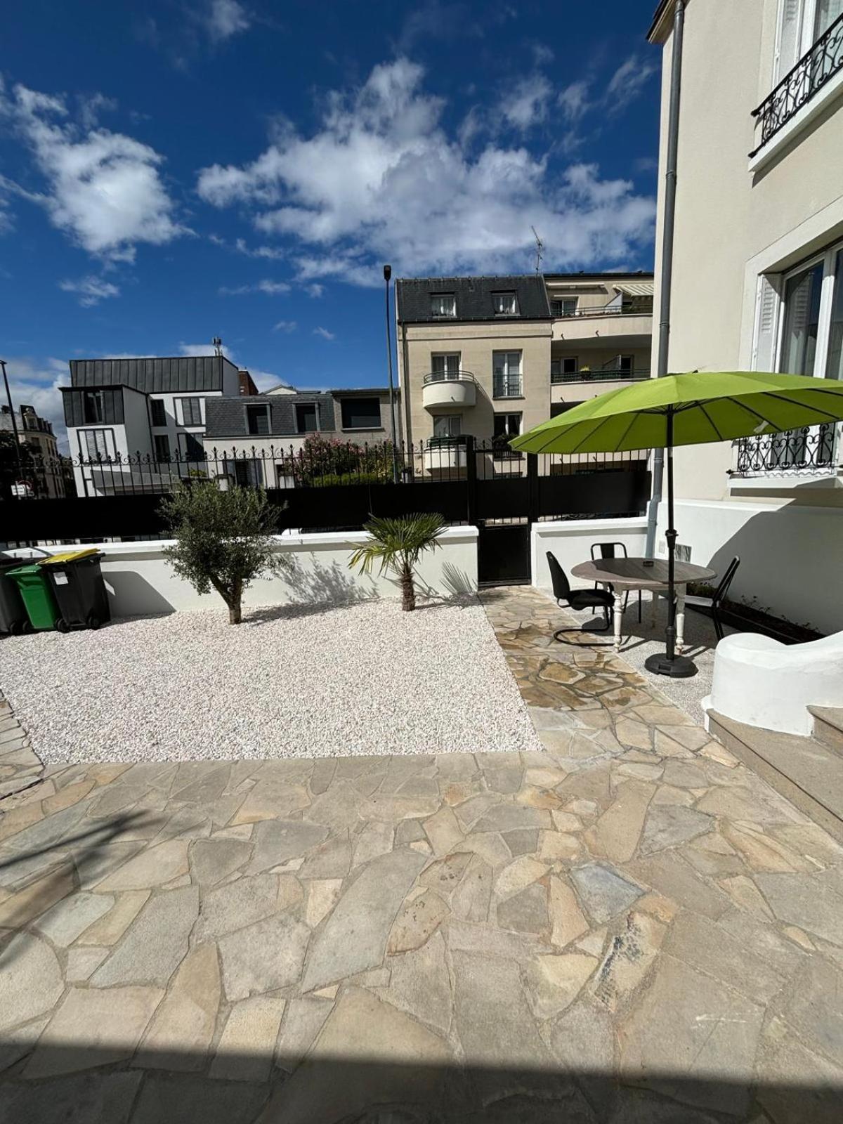 Appartement 2 Chambres Dans Une Belle Maison A Proximite De Paris Asnières Exterior foto